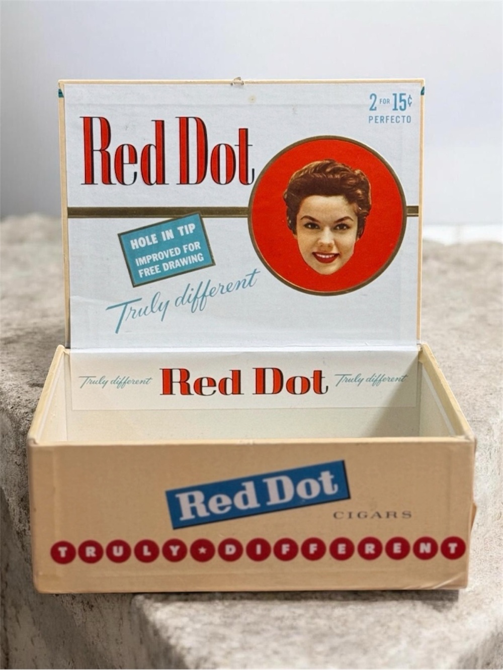 RED DOT Cigar Box